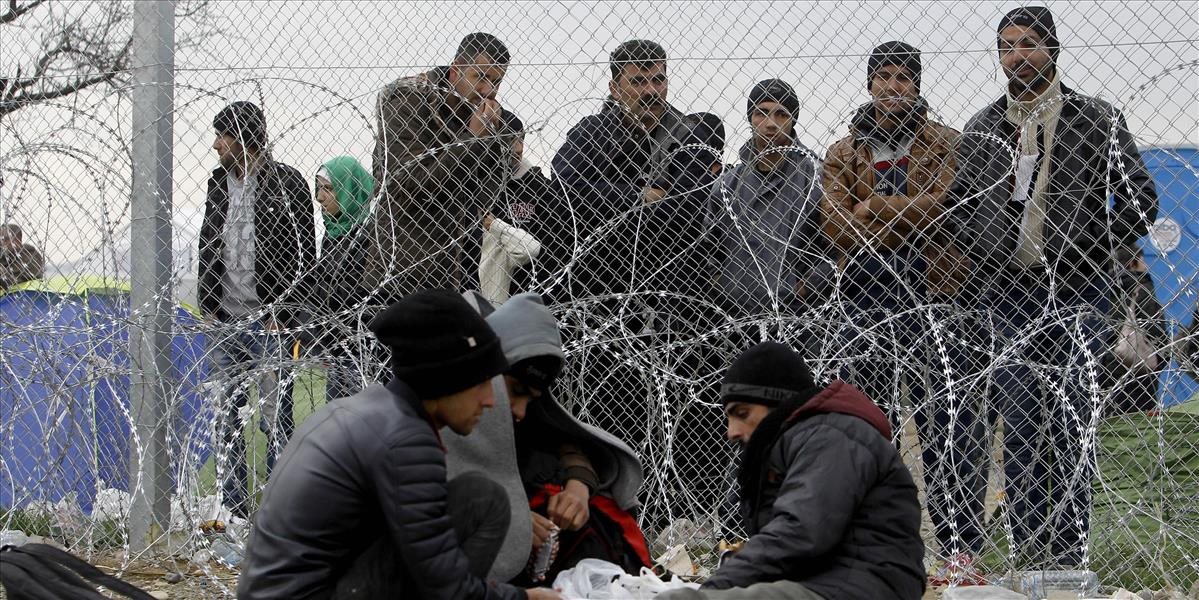 Na grécko-macedónskych hraniciach uviazlo vyše 7000 migrantov