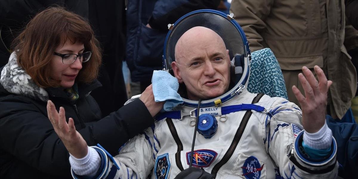 Po 340 dňoch sa na Zem vrátili z ISS dvaja kozmonauti