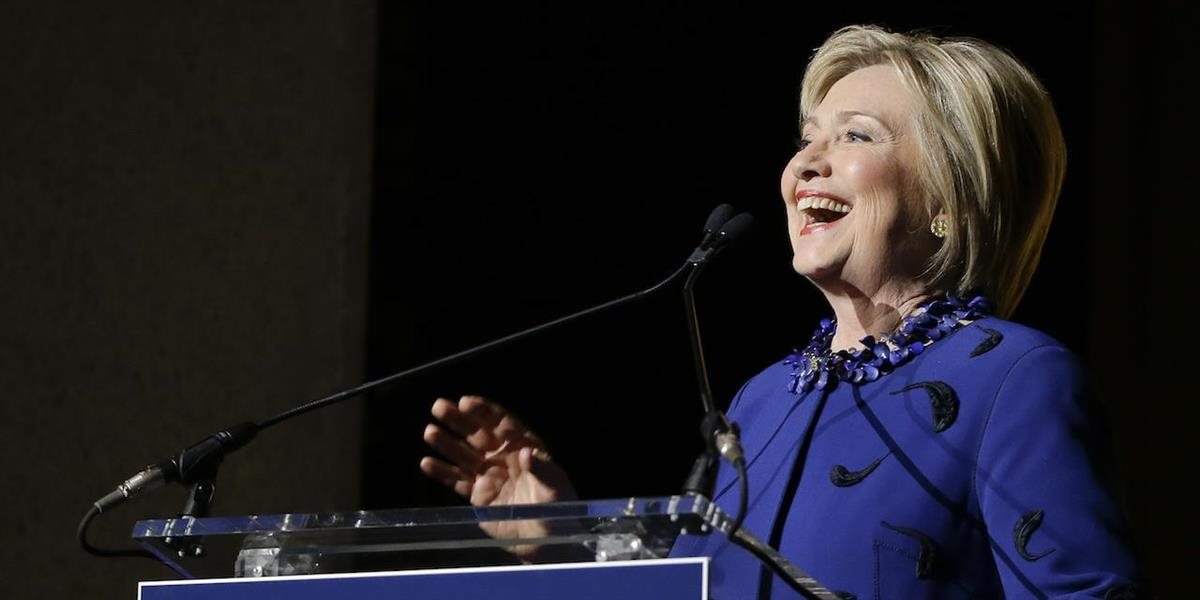 Clintonová počas superutorka získala vyše 500 delegátov