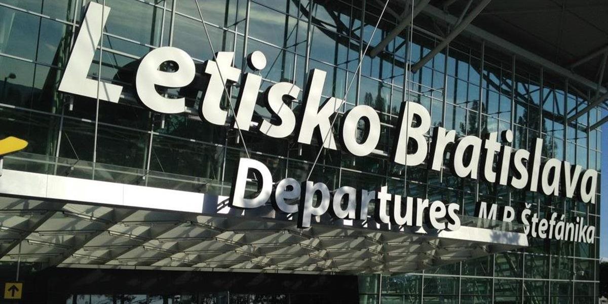 Za výtržnosť na letisku v Bratislave hrozí Milanovi až trojročné väzenie