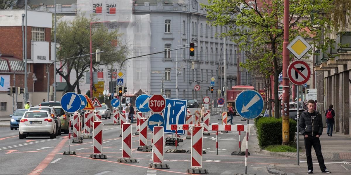 Vodičov v Bratislave čakajú nasledujúce dni dopravné obmedzenia