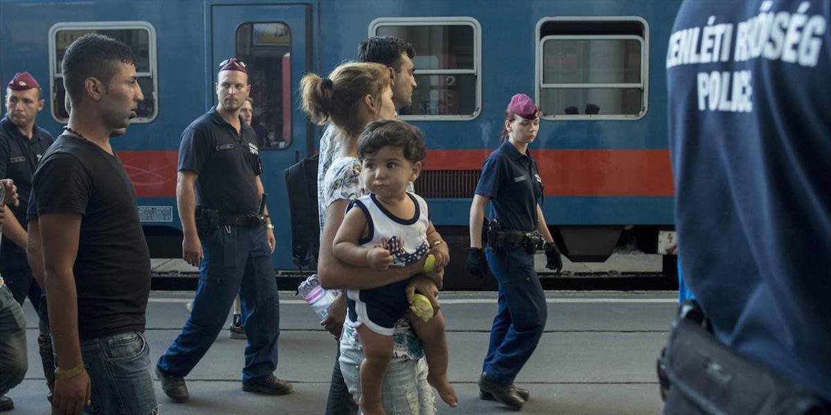 Maďarská polícia zaistila Afgancov bez pasov cestujúcich vlakom do Viedne
