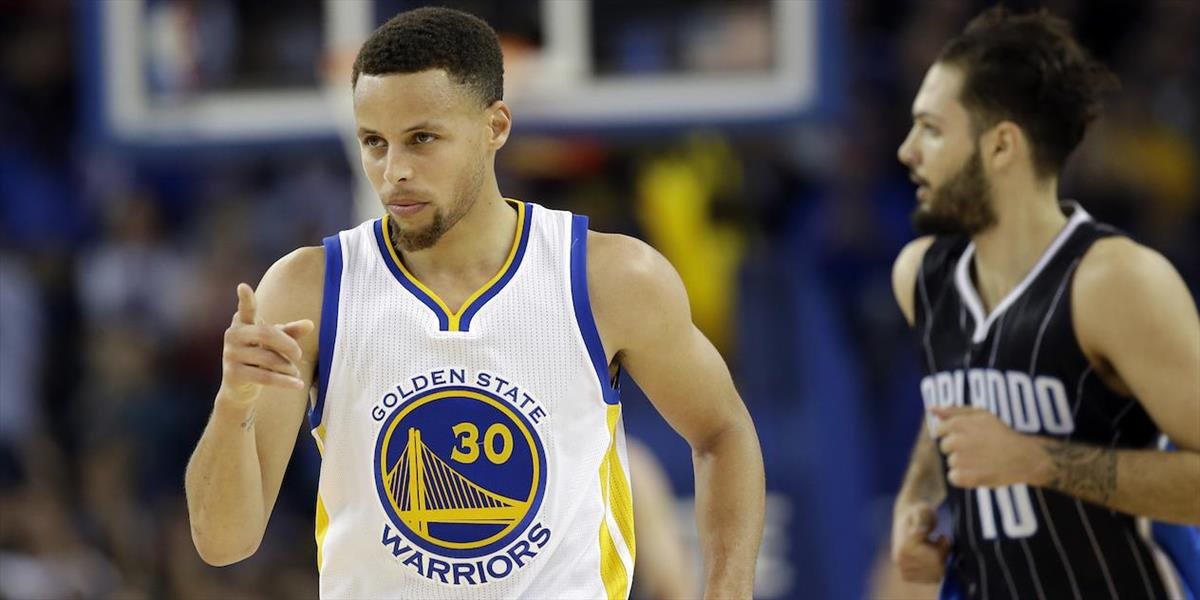 NBA: Curry prvý v dejinách nastrieľal 300 trojok v sezóne