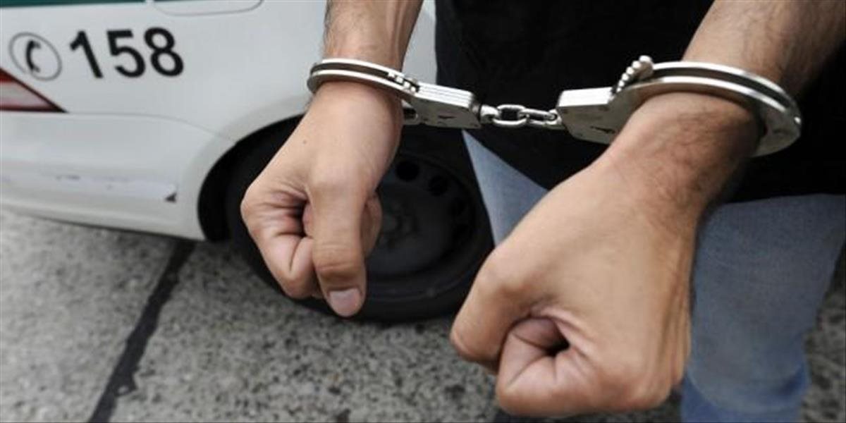 Polícia dolapila zlodeja, ktorý kradol v rušňovom depe v Komárne