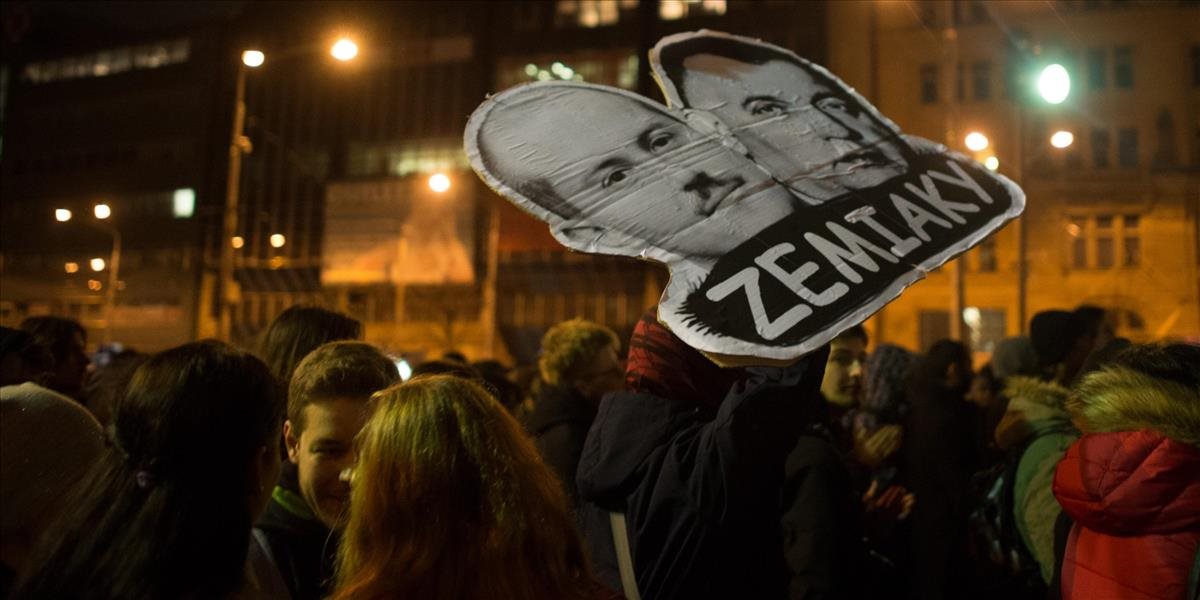 Organizátori antifašistického pochodu vyzvali na rozpustenie Kotlebovej ĽSNS