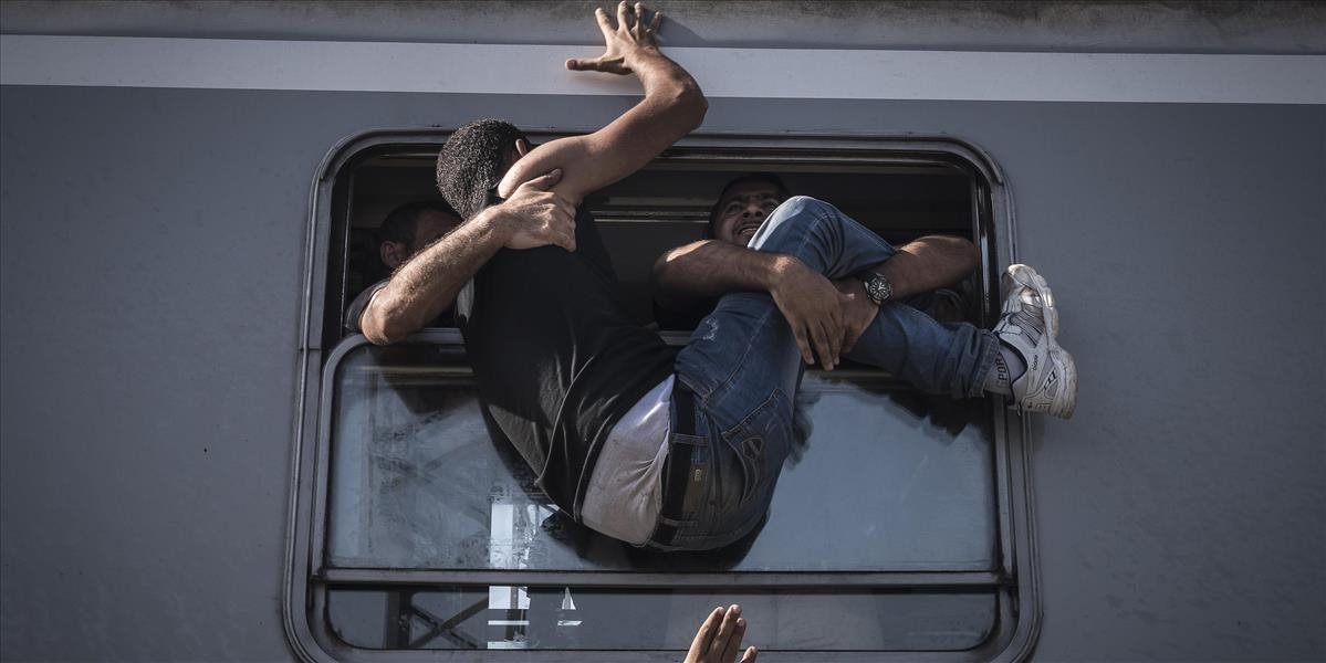 Maďarskí policajti budú intenzívne kontrolovať vlaky i pohyb migrantov nimi
