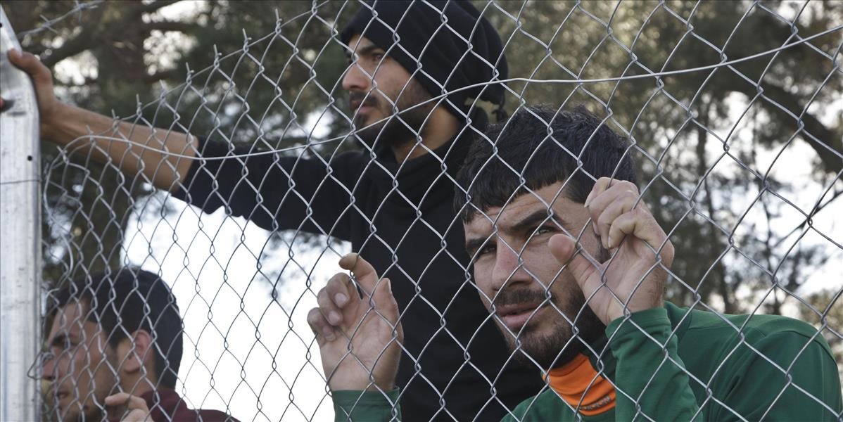 Hranice pre nelegálnych migrantov uzavrelo aj Macedónsko