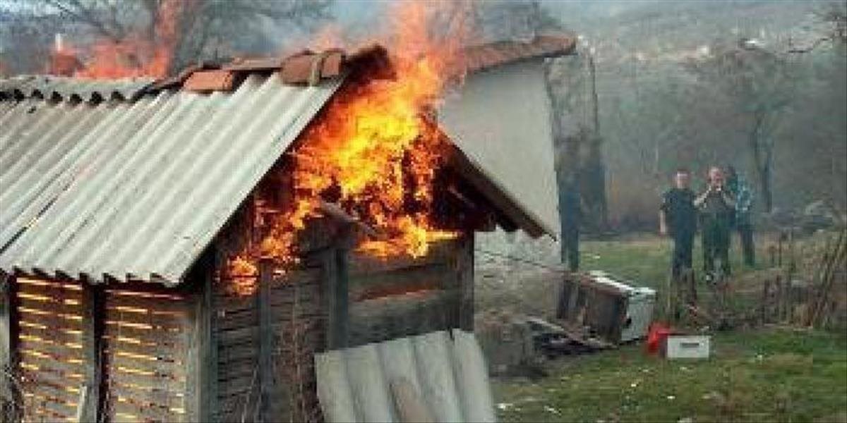 V rómskej osade v Jarovciach horela kontajnerová bytovka