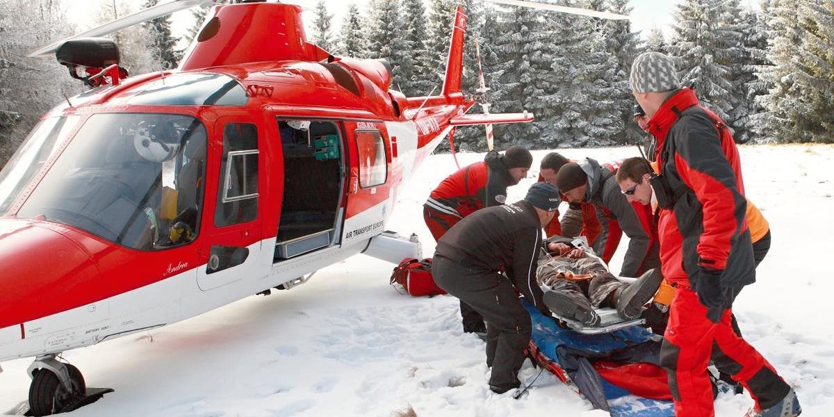 Leteckí záchranári pomáhali zranenému lyžiarovi v Nízkych Tatrách