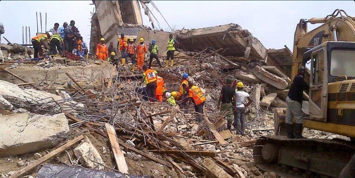 V nigérijskom veľkomeste Lagos sa zrútila budova: Najmenej 30 mŕtvych!