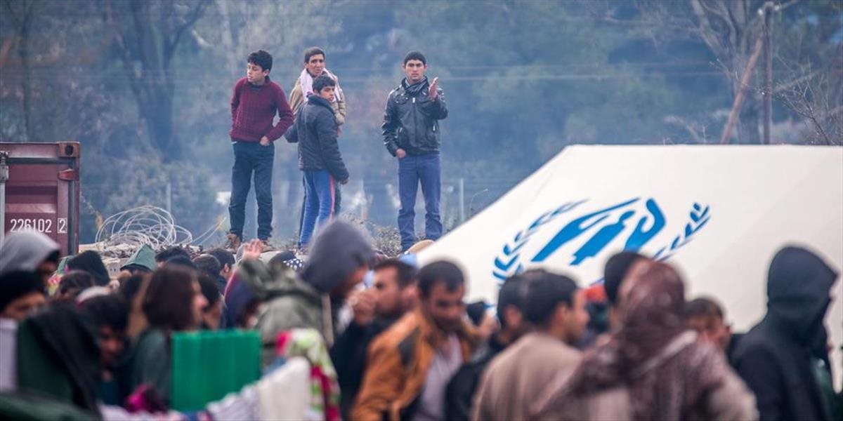 K srbsko-maďarským hraniciacm prichádzajú skupiny migrantov