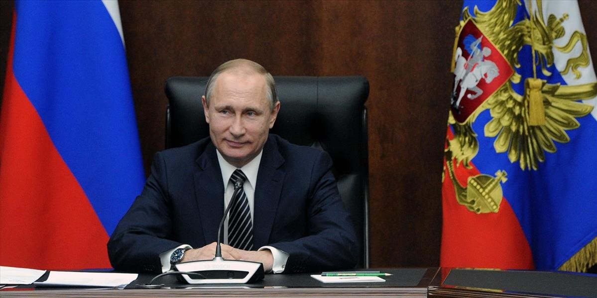 Putin: Škrty v rozpočte program na modernizáciu armády nepostihnú
