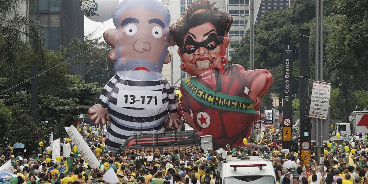 Tri milióny Brazílčanov demonštrovalo za odstúpenie prezidentky Rousseffovej