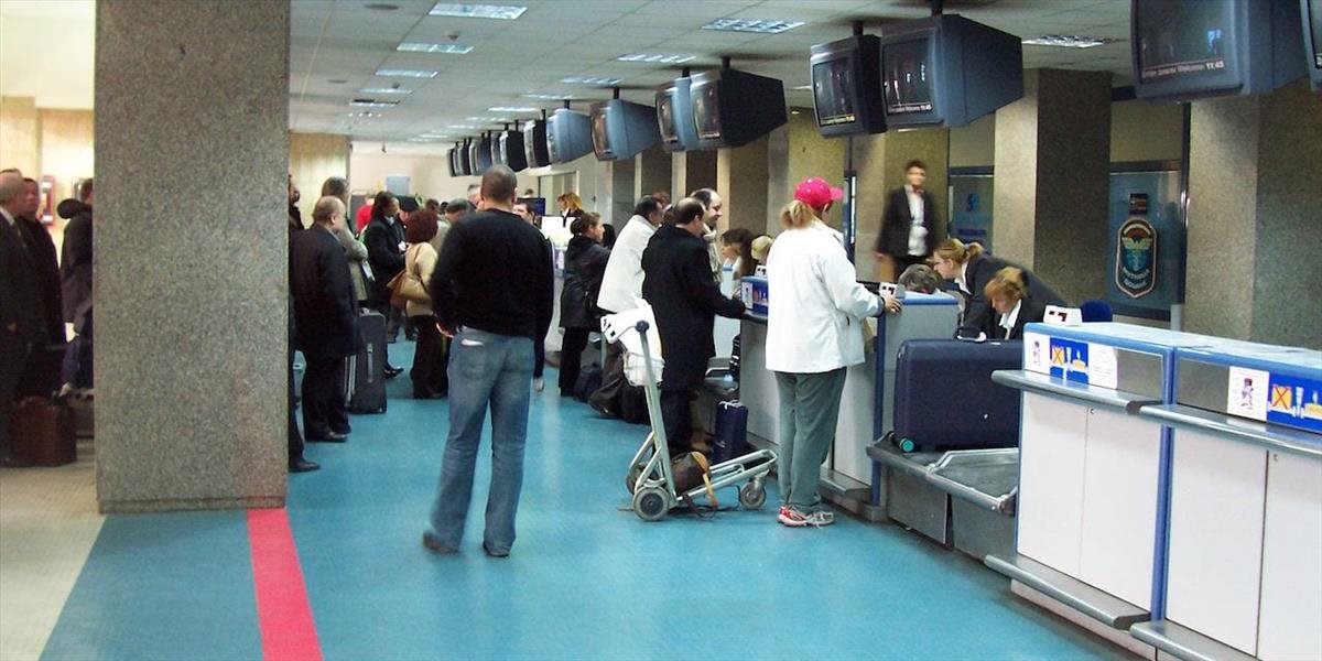 V zákulisí moderných letísk pracujú bezpečnostné tímy, ktoré kontrolujú batožinu