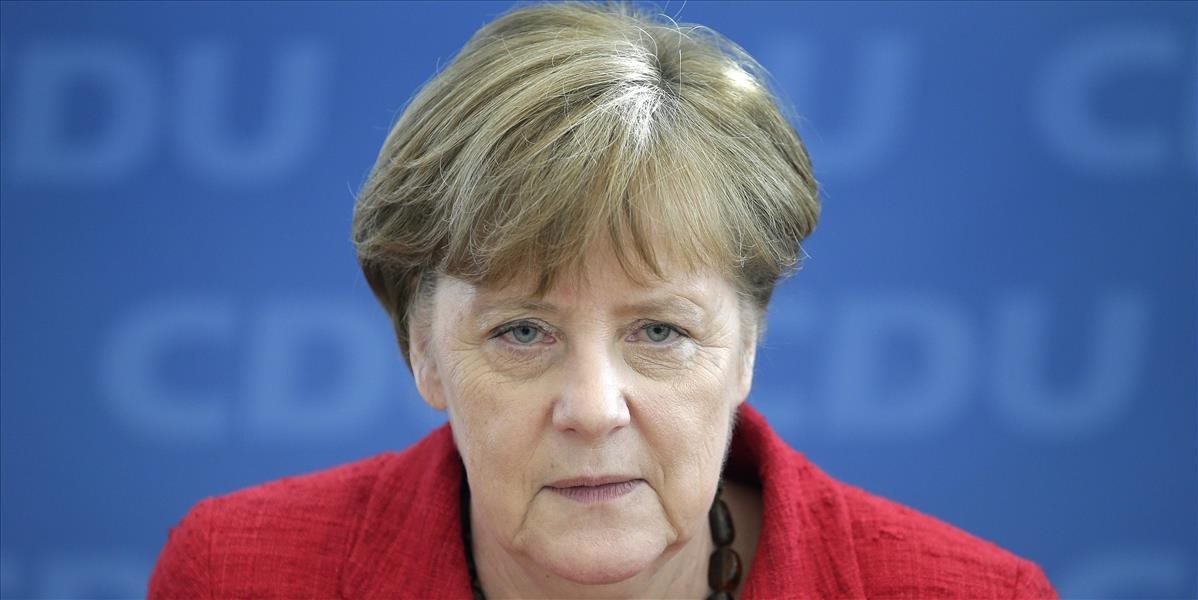 Merkelová aj po volebných porážkach verí v európske riešenie migračnej krízy