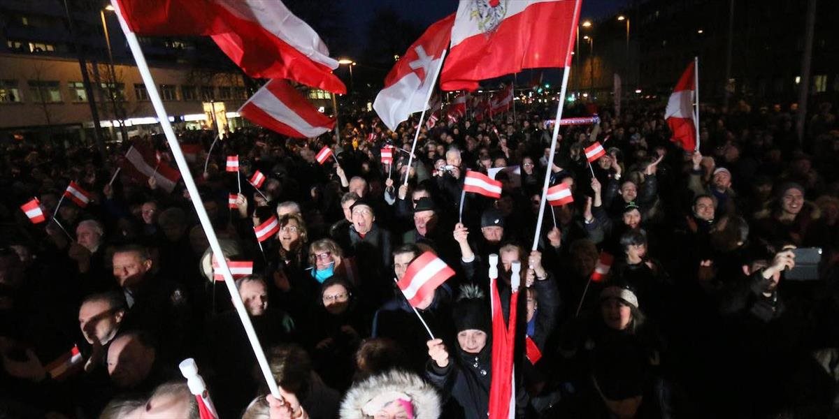Vo Viedni sa demonštrovalo za i proti ubytovaniu azylantov