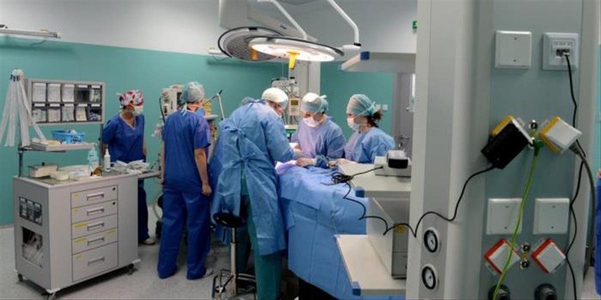 Pri operácii chrbtice na Slovensku 1. krát použili inovatívnu technológiu rastúcich tyčí