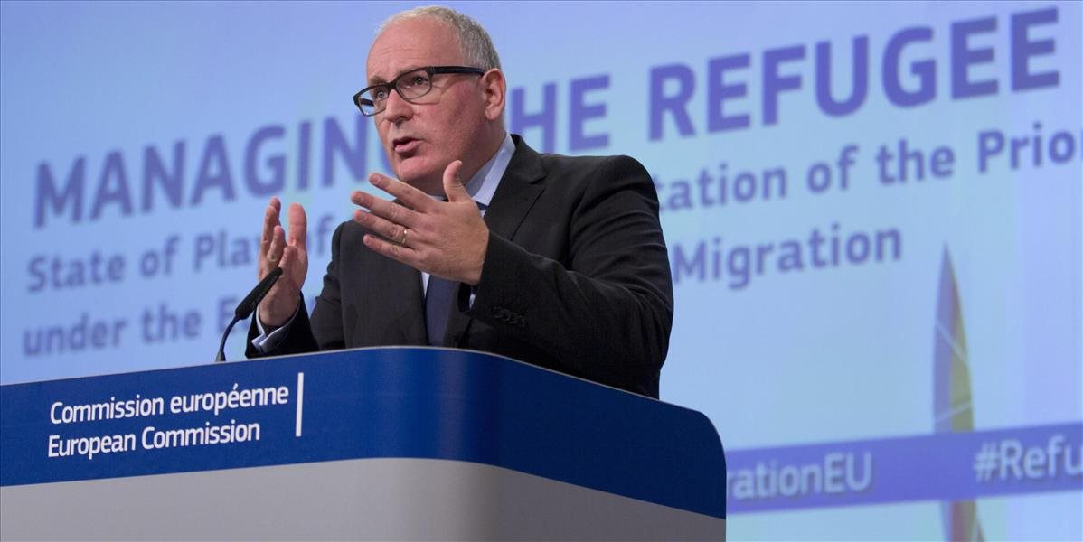Timmermans: Dohoda EÚ s Tureckom nezahŕňa hromadné vyhosťovanie utečencov