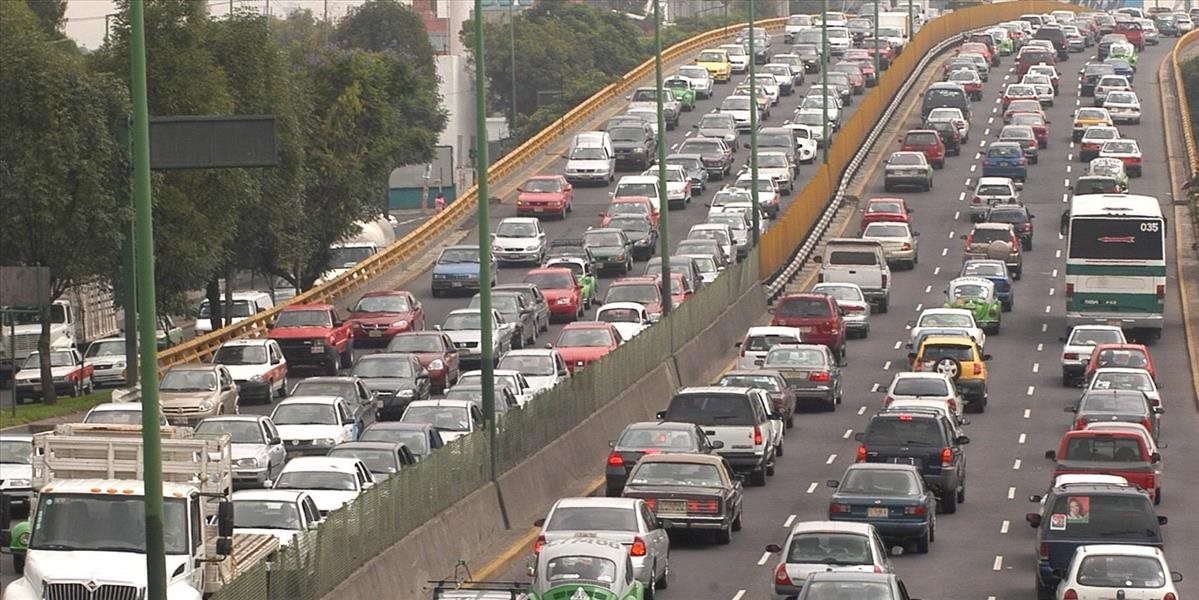 Pre znečistenie ovzdušia nesmie v Mexico City jazdiť milión áut