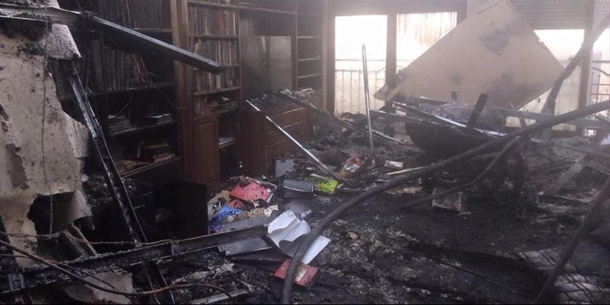 FOTO V Bratislave horel rodinný dom: Zasahovalo 22 hasičov