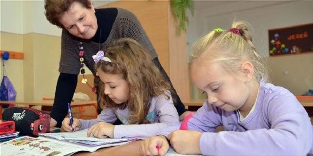 Slovenské školstvo má problém s nedostatkom vhodných učebníc, tvrdia učitelia