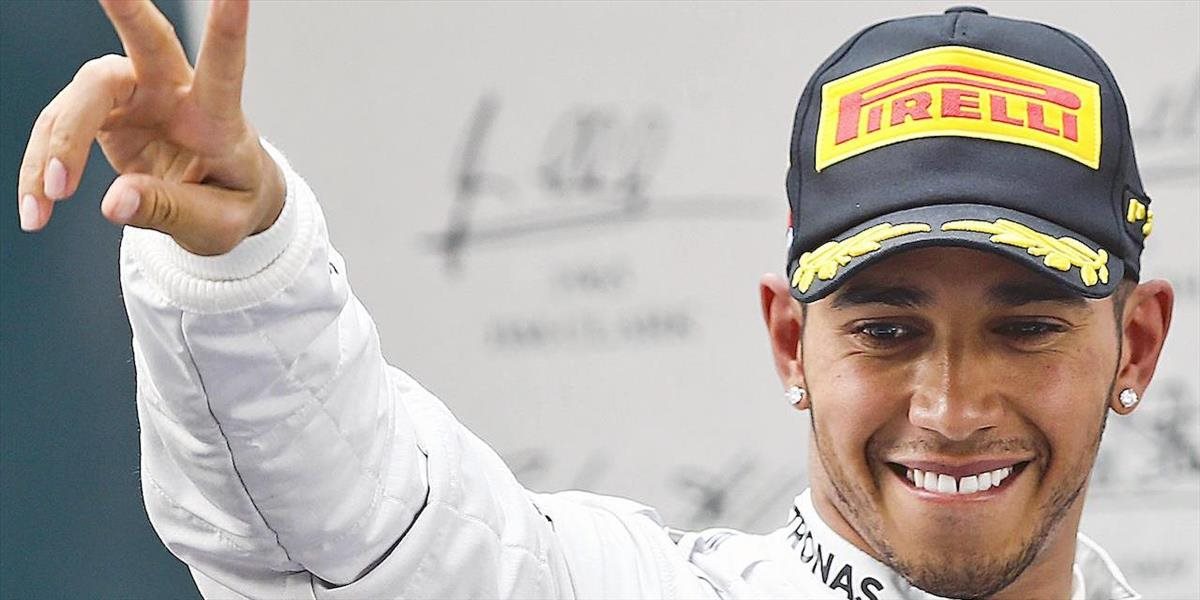 F1: V prvom tréningu sezóny bol najrýchlejší obhajca Hamilton