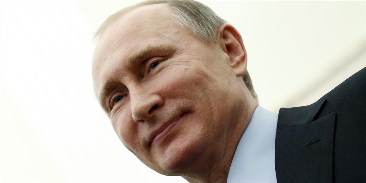 Krym nemôže byť témou rokovaní, Putin pricestoval na polostrov