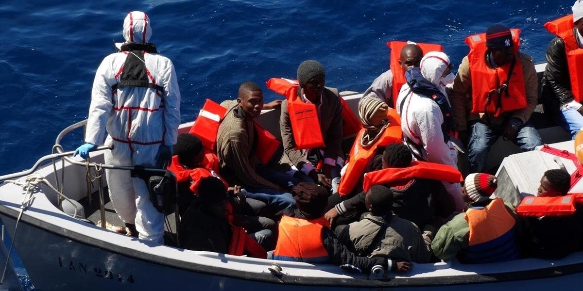 Do Pirea dorazilo ďalších 465 migrantov