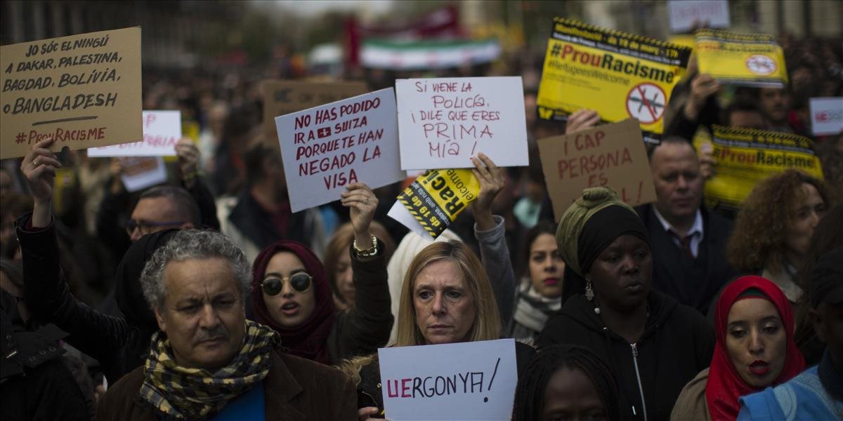 Tisíce ľudí v Španielsku protestovali voči bezcitnému prístupu k migrantom