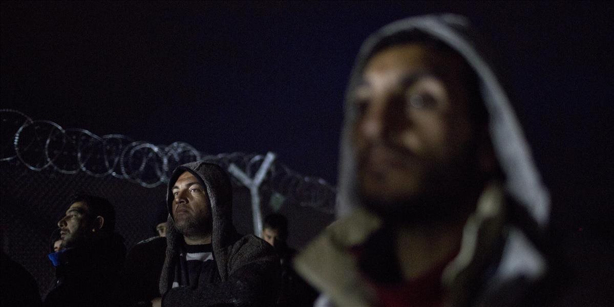 V utečeneckom tábore sa pobili migranti kvôli TV, zasiahla polícia