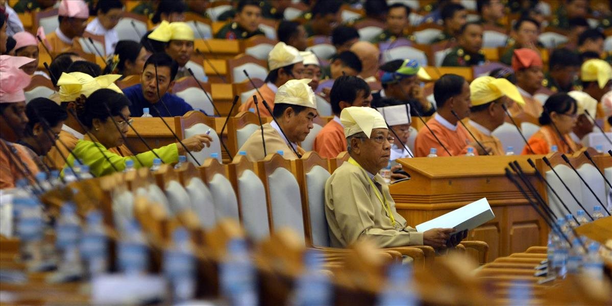 Mjanmarský parlament zrušil 15 ministerstiev