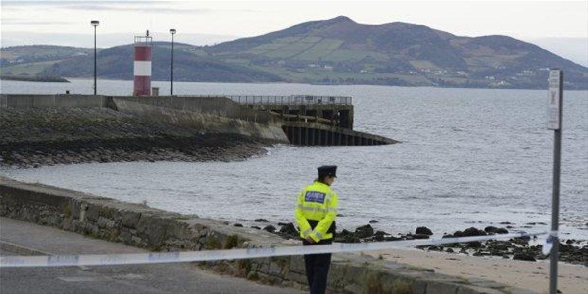 Obrovská tragédia v Írsku: Auto zišlo z móla do mora, zahynulo päť ľudí, zachránili dvojmesačné dievčatko