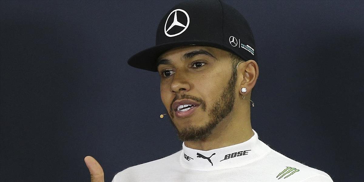 F1: Hamilton očakáva veľký boj s Ferrari