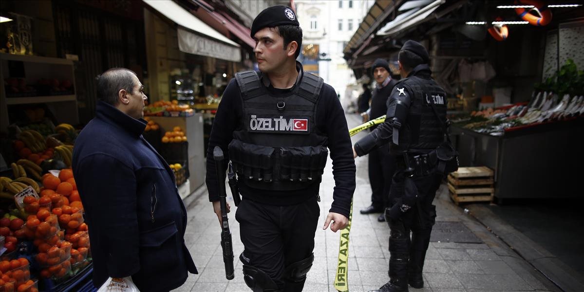Turecká polícia spustila pátranie po troch islamistoch napojených na Dáiš