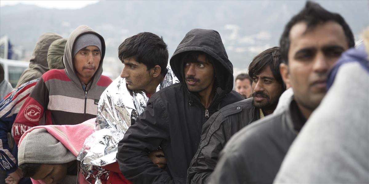 Za 24 hodín prišlo do Grécka menej migrantov, 150 premiestnili z ostrovov do Pirea