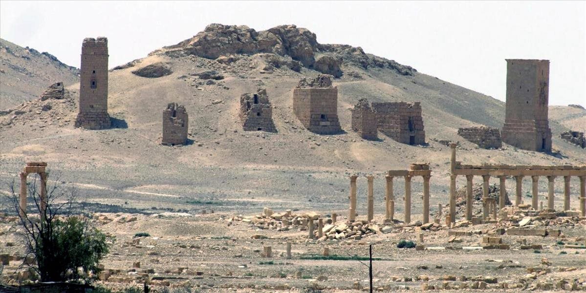 Sýrska armáda obsadila pahorky nad mestom Palmýra, ktoré je v rukách IS