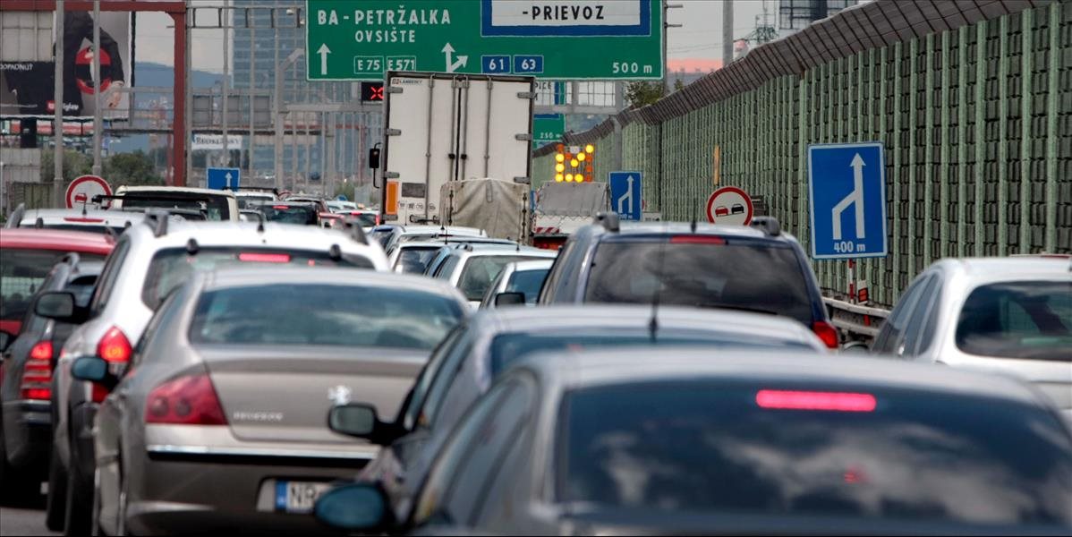NDS očakáva najväčší nápor áut pred Veľkou nocou na Zelený štvrtok
