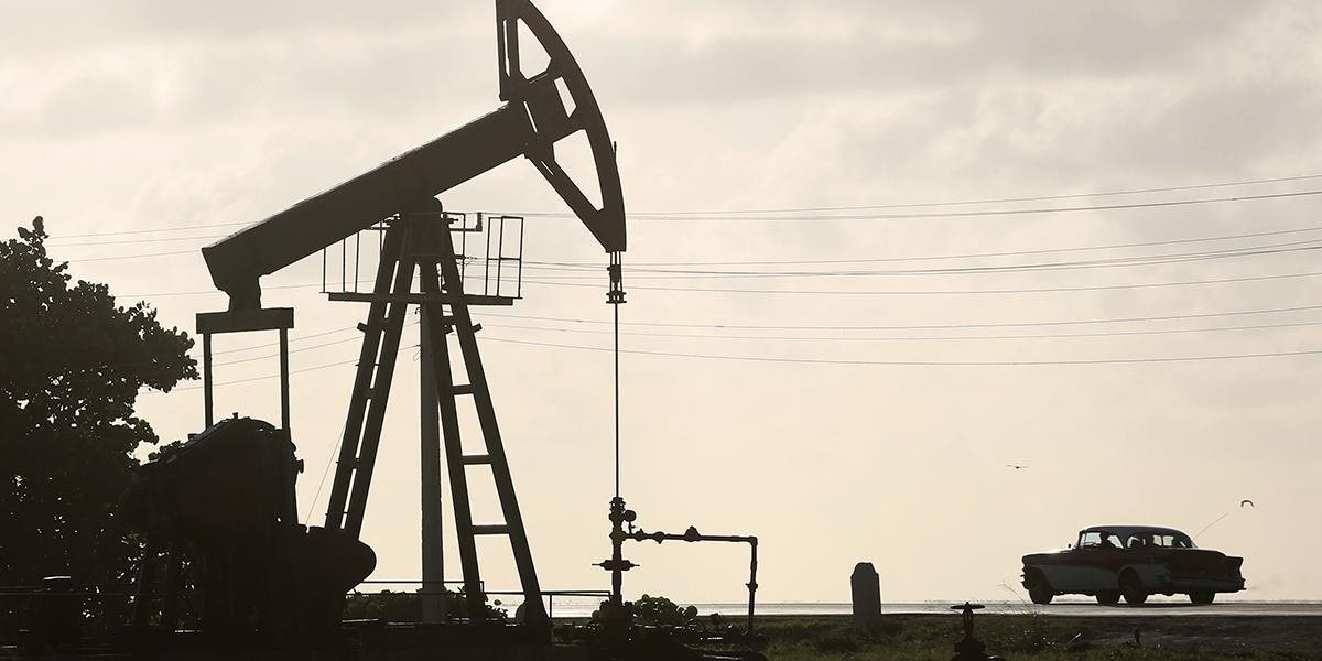 Ceny ropy klesli v reakcii na rast jej zásob v USA