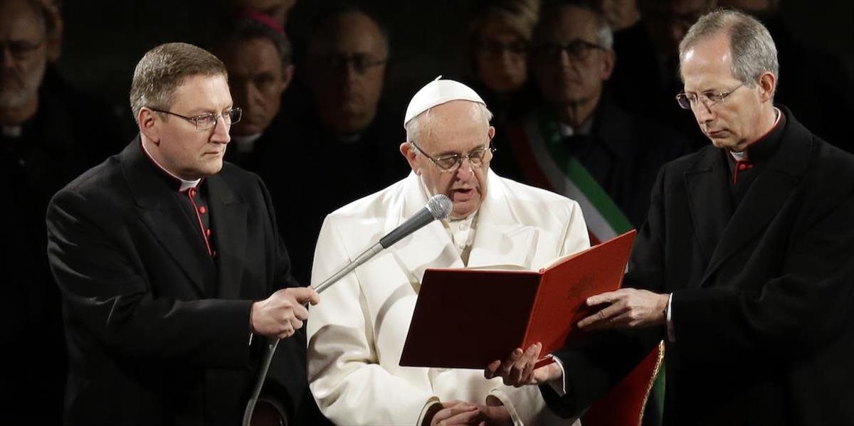 Pápež: "Piláti" dneška si umývajú ruky nad osudmi migrantov