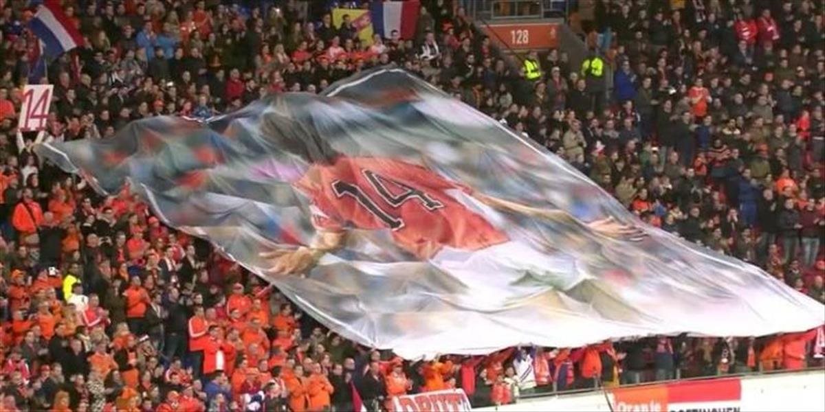VIDEO Zápas medzi Holandskom a Francúzskom prerušený v 14. minúte na počesť Johana Cruyffa