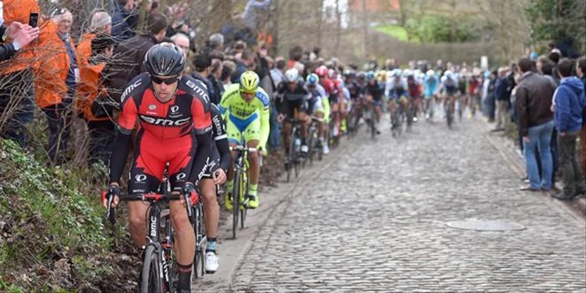 Cyklista sa stratil na belgickej klasike, fanúšik ho nakŕmil a odel