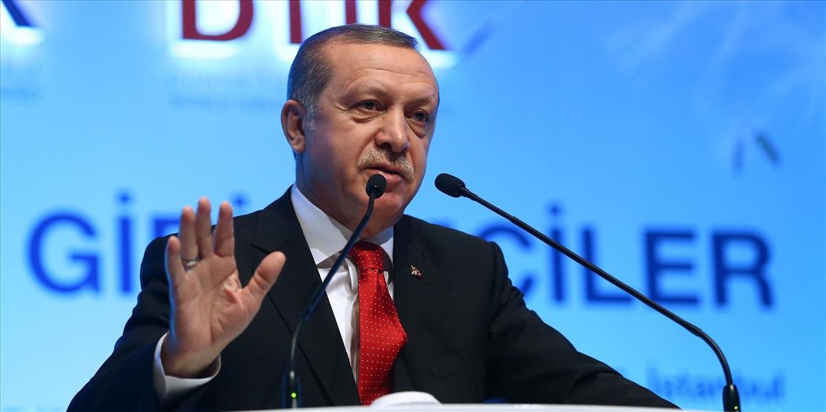Erdogan: Európa dovoľuje podozrivým extrémistom voľne cestovať