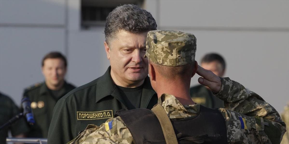 Na východe Ukrajiny zahynuli traja vojaci, Donbas navštívil prezident Porošenko