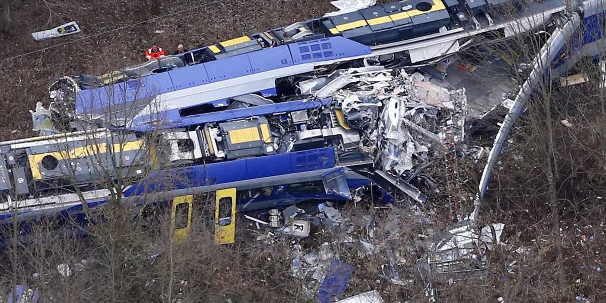 Smrtiacu zrážku vlakov v Bavorsku zavinili dve fatálne chyby výpravcu