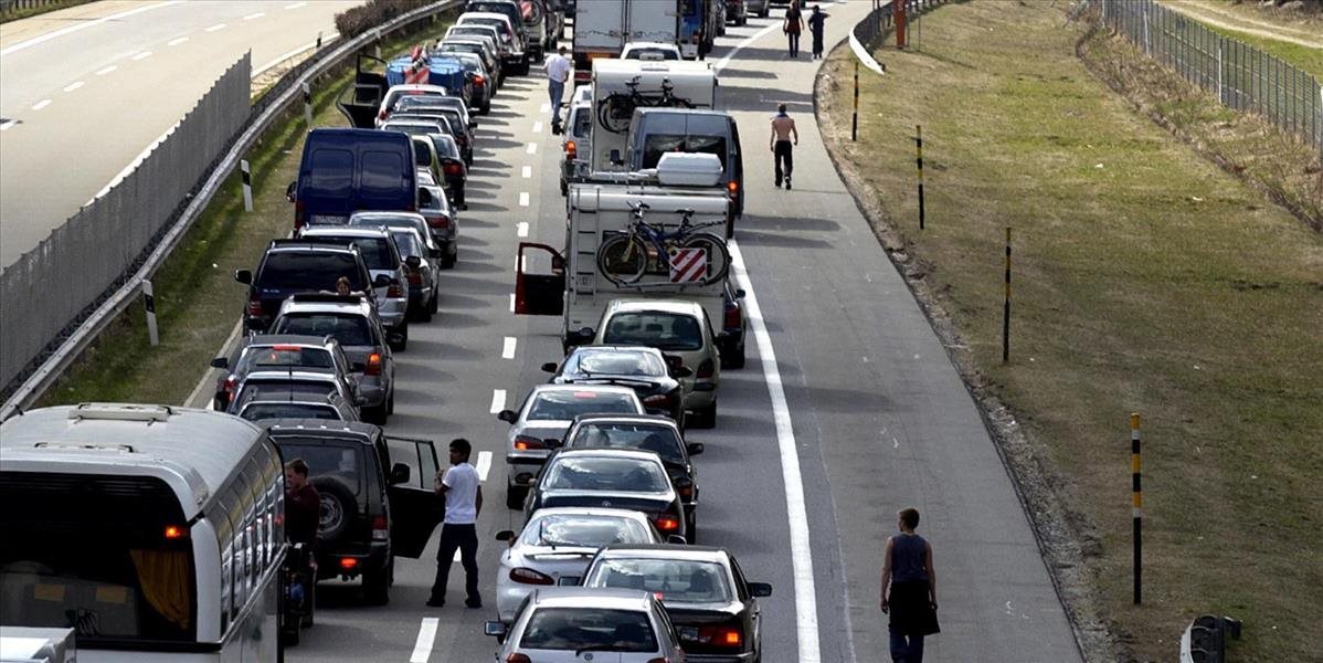 Na diaľnici A1 v Dolnom Rakúsku sa po nehode vytvorila 16 km dlhá kolóna