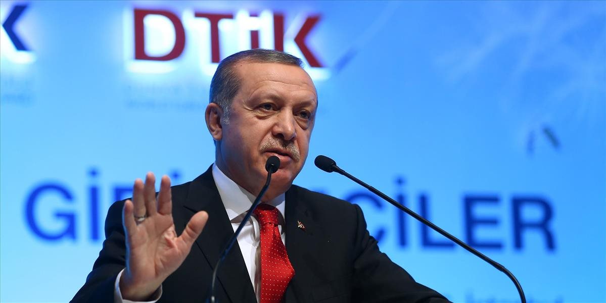 EK kritizuje urazeného Erdogana pre satirickú pieseň: Sloboda tlače a prejavu je nedotknuteľná