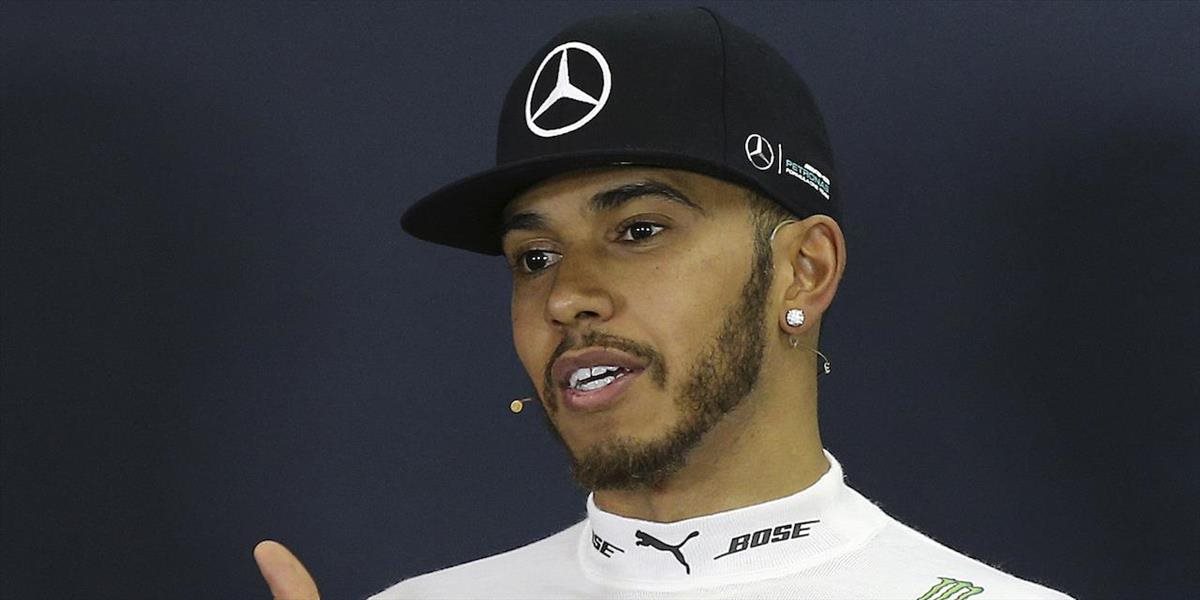 F1: Mercedes očakáva v Bahrajne tesný súboj s Ferrari