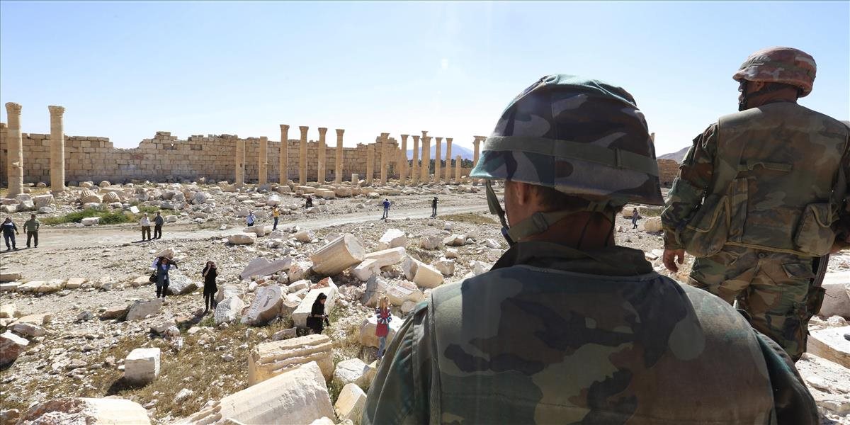 Vojaci objavili v dobytej Palmýre masový hrob so 40 telami