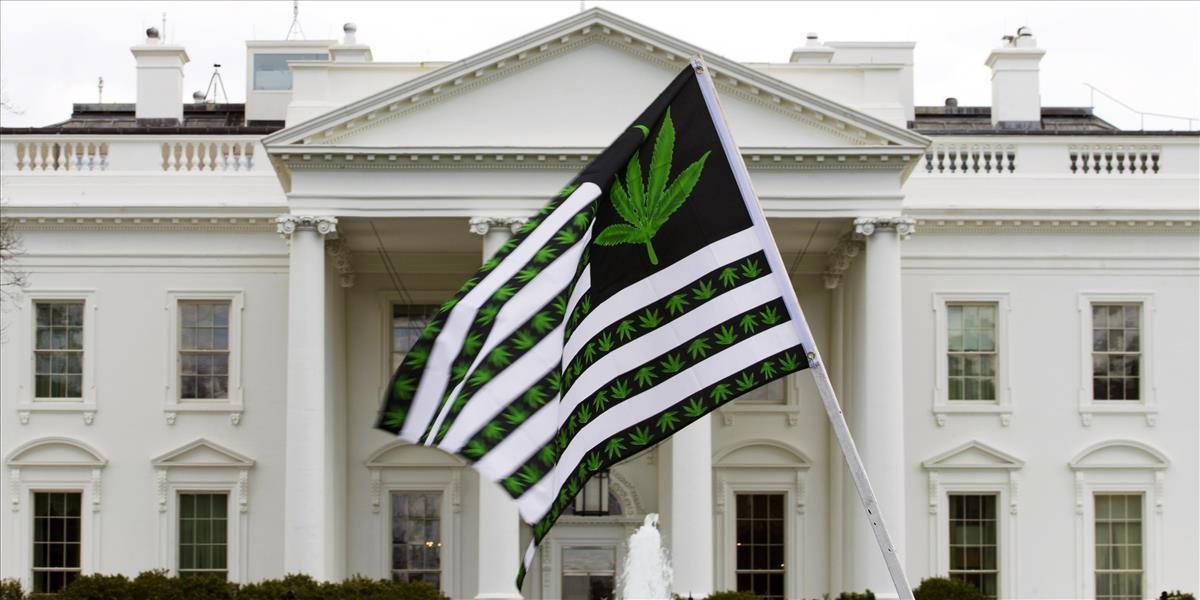 VIDEO Nad Bielym domom sa dnes vznášal marihuanový dym