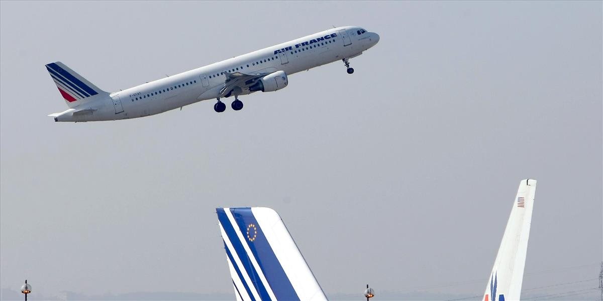 Letušky Air France sa búria! Odmietajú mať v Iráne zahalené vlasy